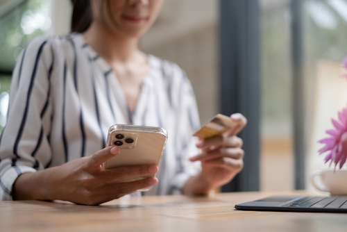 知っておきたいクレジットカード現金化業者の注意点！