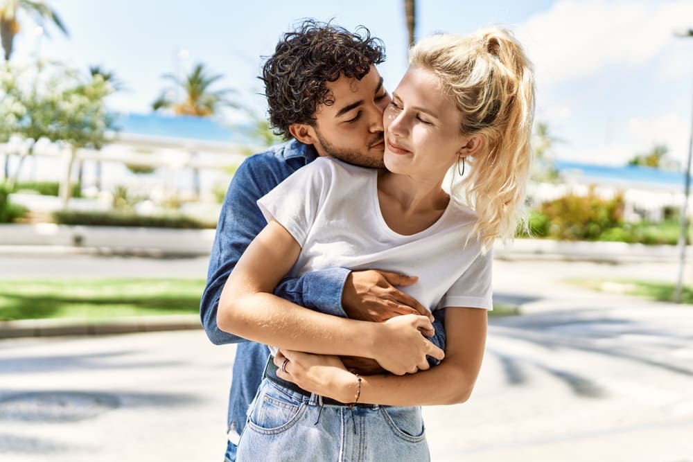 【男性向け】パパ活や援交の女の子がセフレになるケースもあるが注意点も